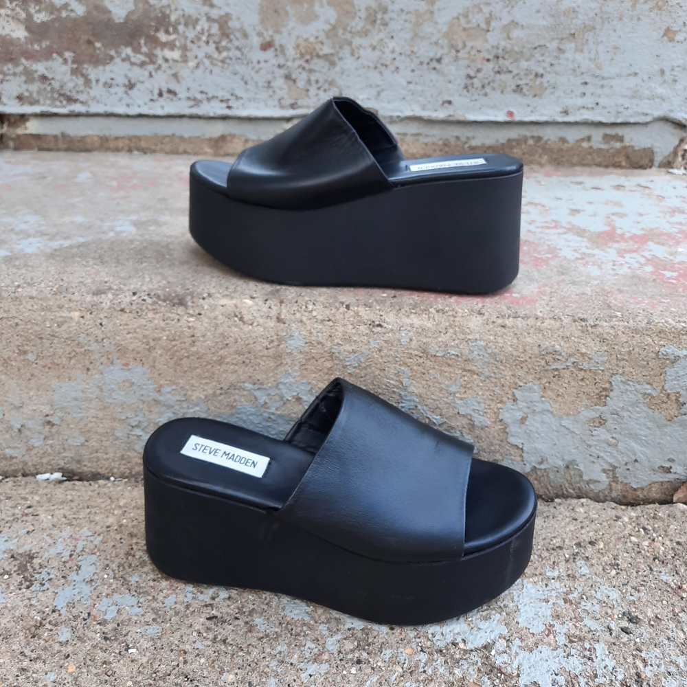 Steve Madden Christa Black Faux Leather Platform Sandals 90s Inspired size 7